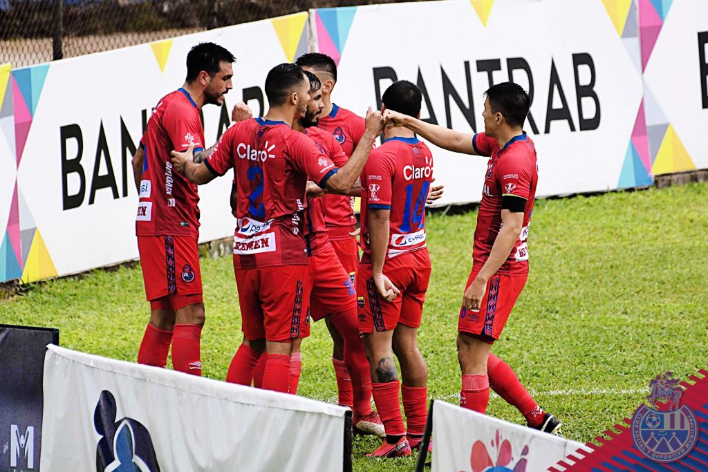 Comunicaciones y Achuapa lideran el fútbol guatemalteco en medio de pandemia