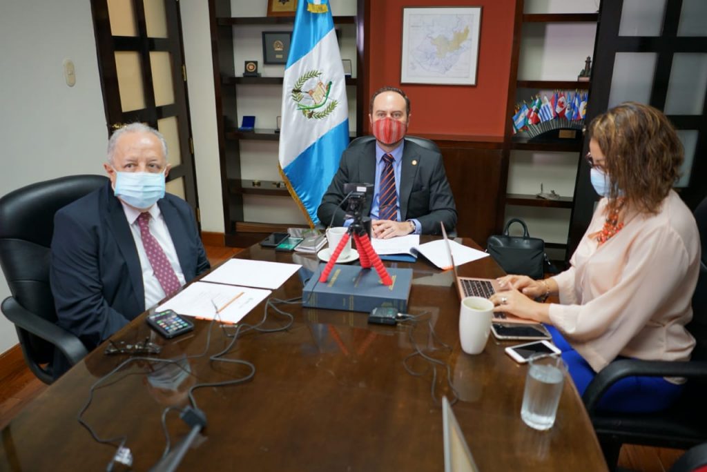 Guatemala ofrece ser centro de distribución de vacunas para Centroamérica
