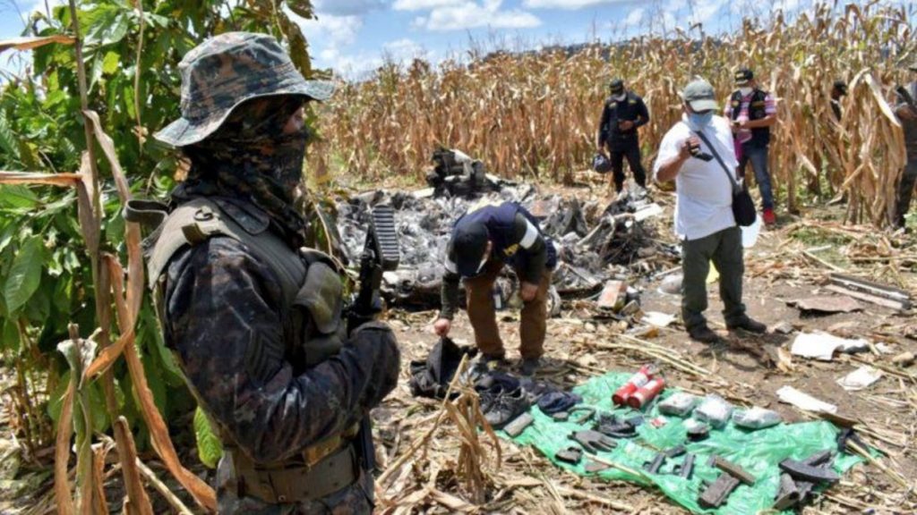 Suman cuatro muertos por accidente de avión con droga de Venezuela en Guatemala