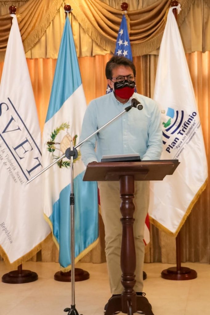 El vicepresidente Guillermo Castillo participó este martes en la presentación de proyectos de cooperación estadounidense en materia de seguridad, justicia y prevención de crimen transfronterizo, los cuales están enfocados en la prevención de migración irregular en la región, el cual se desarrolló en Esquipulas, Chiquimula.