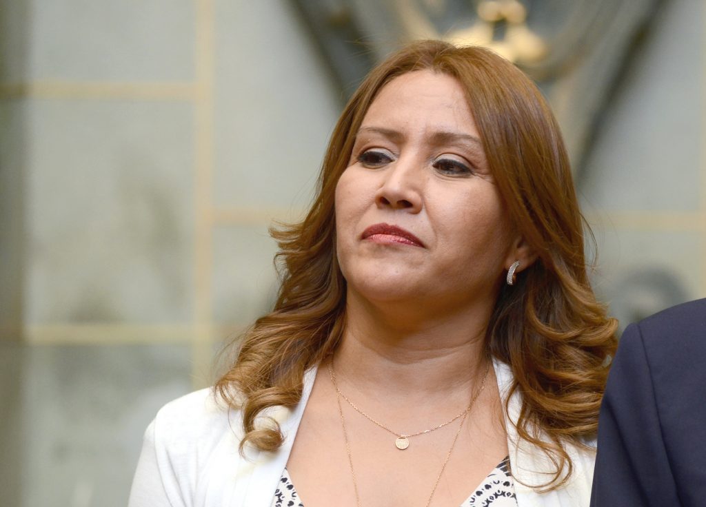 El Ministerio Publico (MP) presentó este miércoles una apelación en contra de la resolución del Juzgado Cuarto de Primera Instancia Penal por no procesar penalmente a la exprimera dama, Patricia Marroquín de Morales, quien era señalada del delito de fraude.
