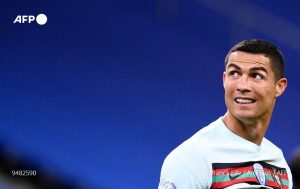 La estrella de la selección portuguesa Cristiano Ronaldo ha dado positivo en covid-19, por lo que se perderá el partido de Liga de Naciones del miércoles contra Suecia, anunció este martes la Federación Portuguesa de Fútbol