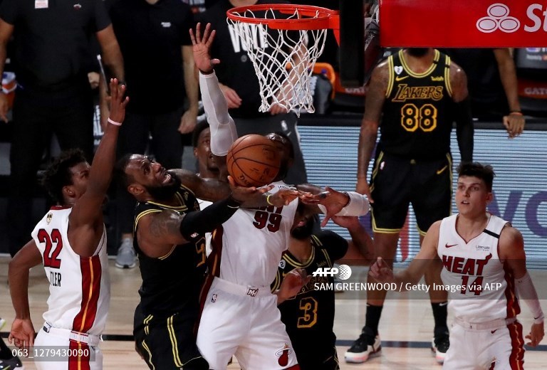 Con otra épica noche, Butler mantiene con vida a los Heat en las Finales NBA