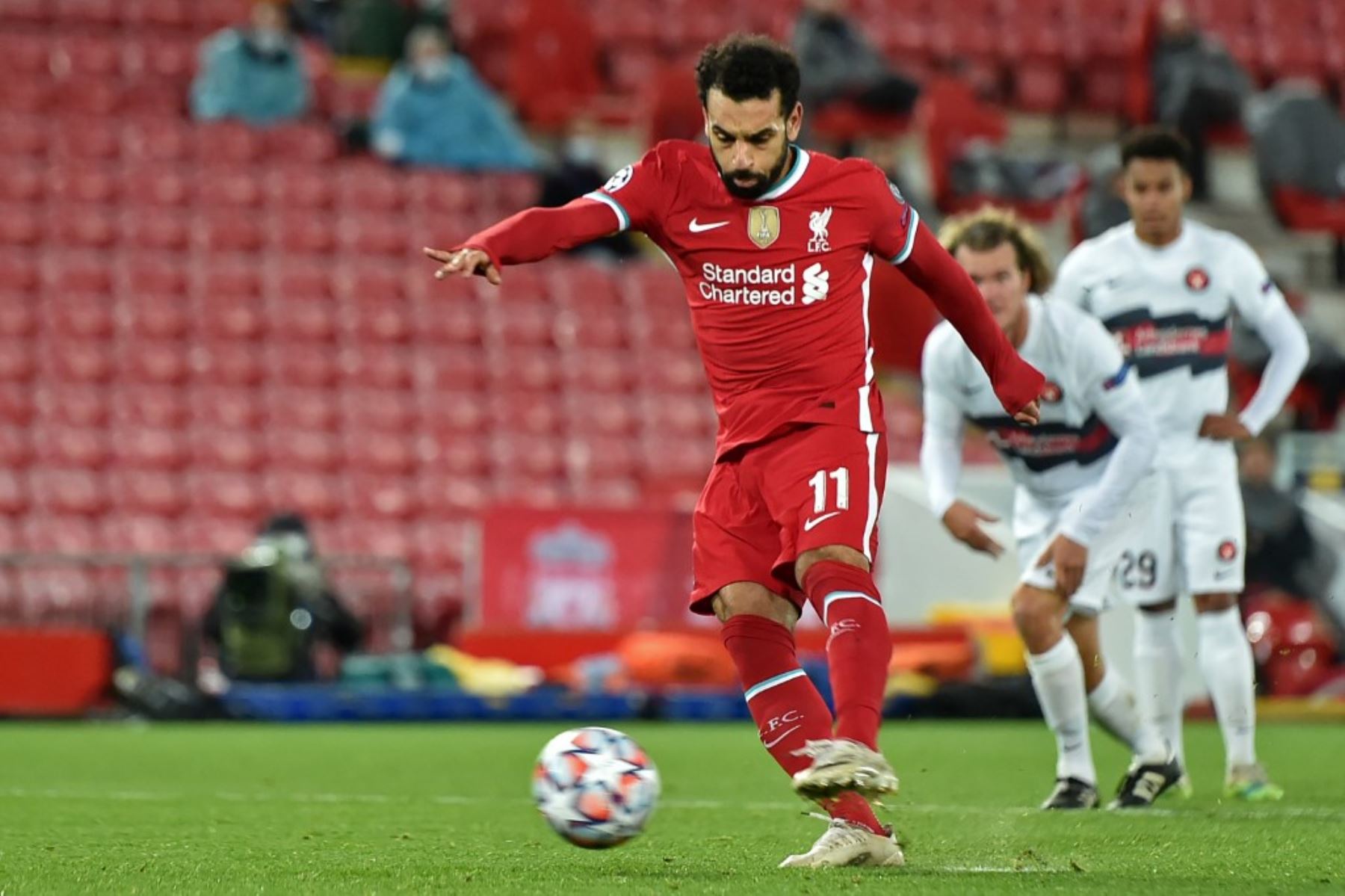 Liverpool defend their lead in South London with Tottenham waiting