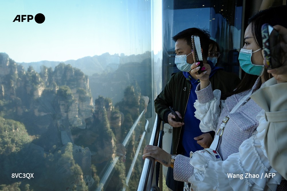 El mayor ascensor del mundo está en China y tiene vistas a los paisajes de "Avatar"
