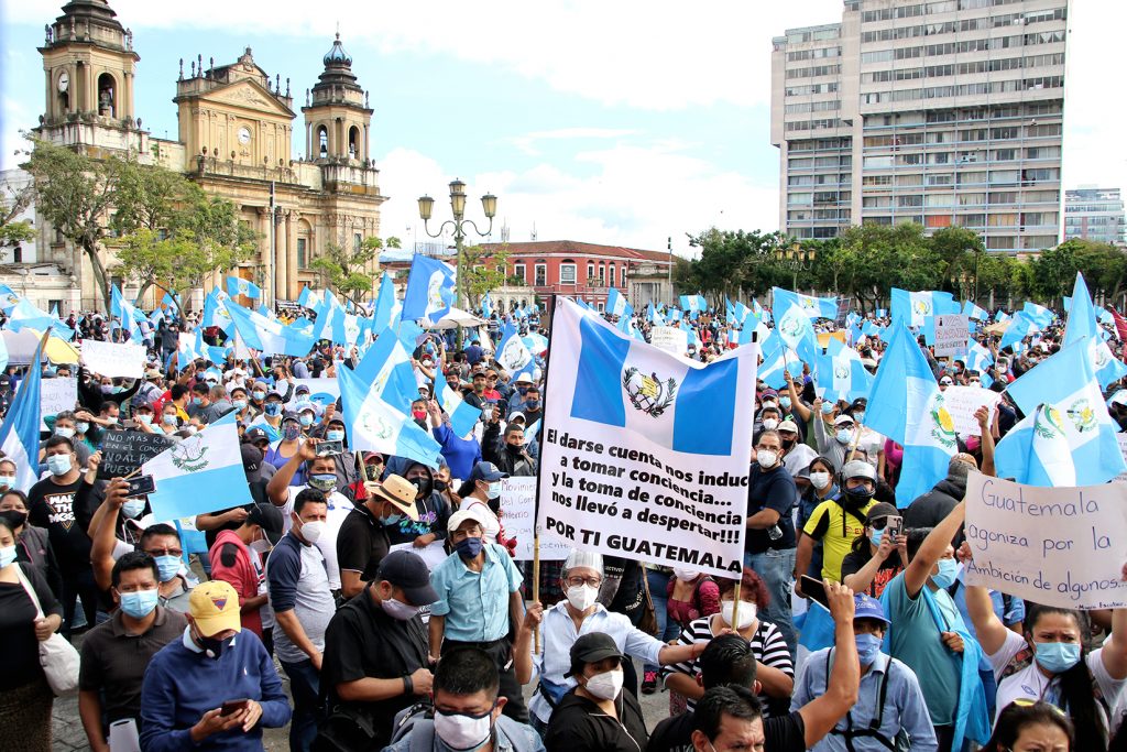 Guatemaltecos convocan a manifestaciones pacíficas; hoy tendrá lugar la