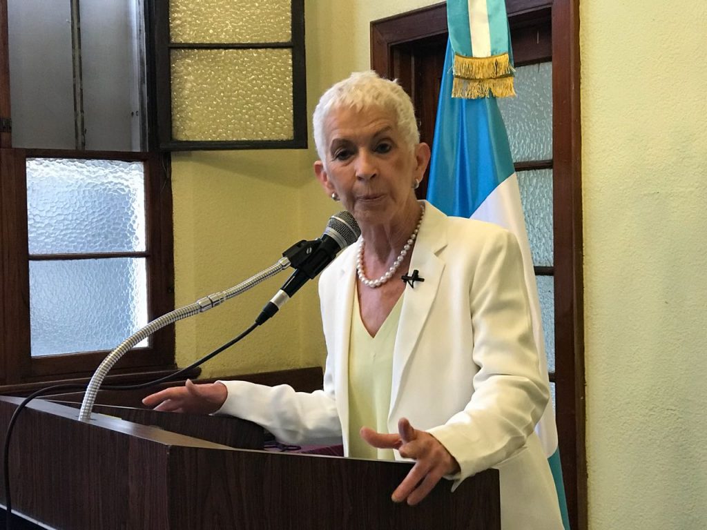 Fallece la diputada Adela de Torrebiarte