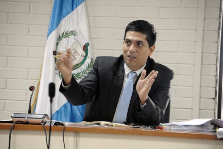 Cámara Penal le retira el caso Libramiento de Chimaltenango al juez Mynor Moto