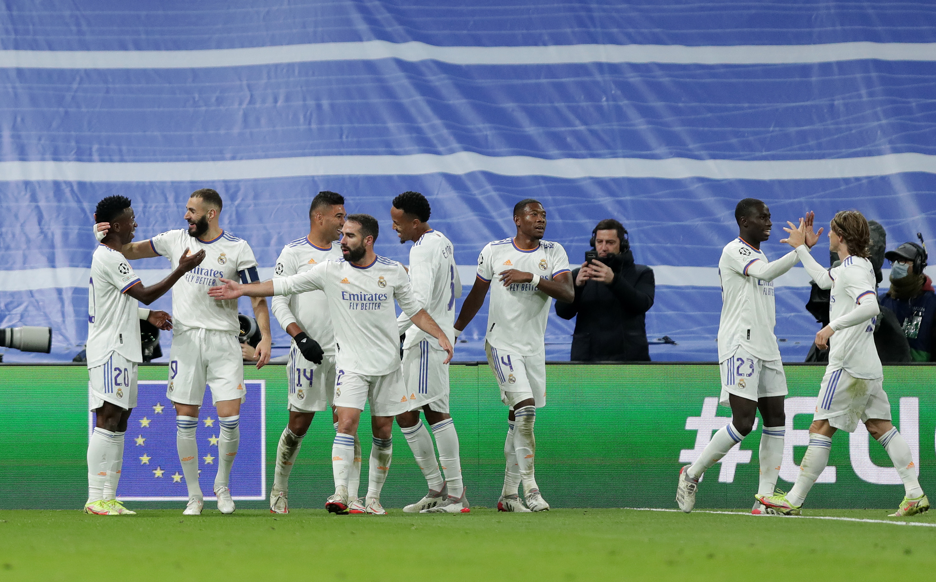Un doblete de Karim Benzema le dio la victoria al Real Madrid frente al ...