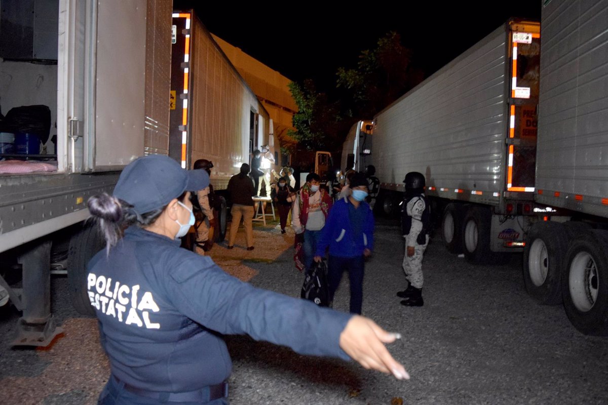 Interceptados 143 Migrantes En Un Camión En El Estado De Oaxaca La Mayoría Son Guatemaltecos 9214