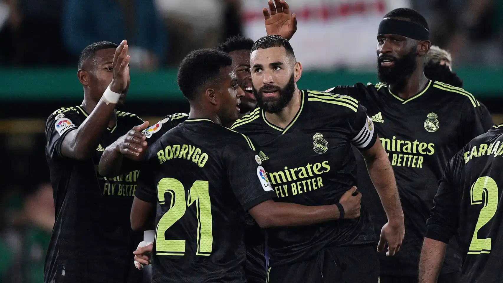 El Real Madrid mantiene su fuerza en LaLiga y golea de visita al colero ...