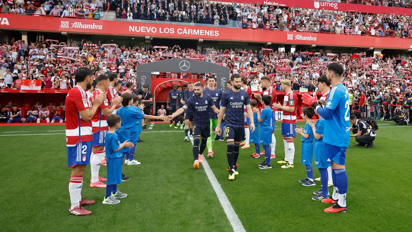 Sin despeinarse, Real Madrid golea al Granada y estrena título de campeón
