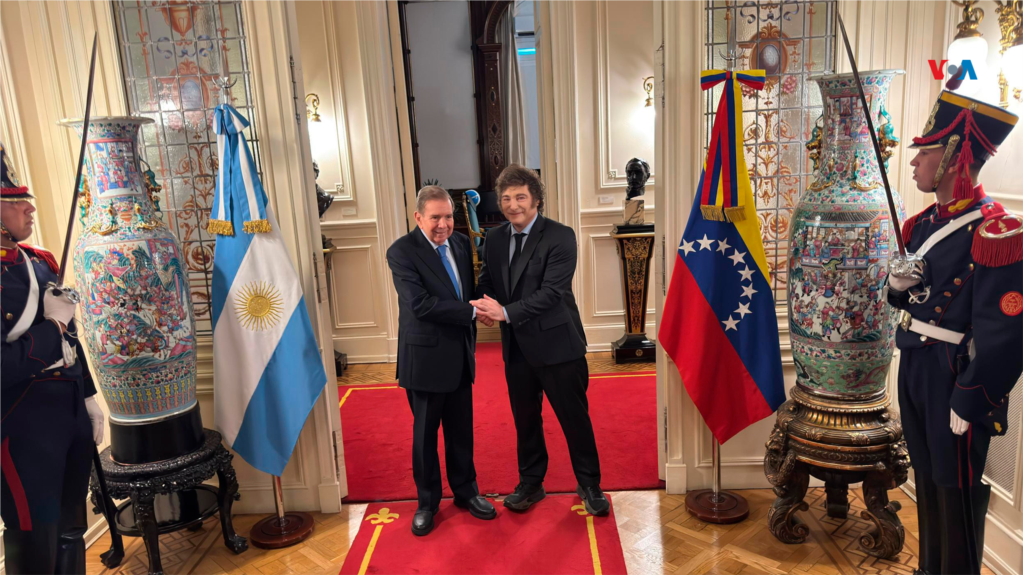 Milei recibe a Edmundo González en el inicio de su gira por Latinoamérica